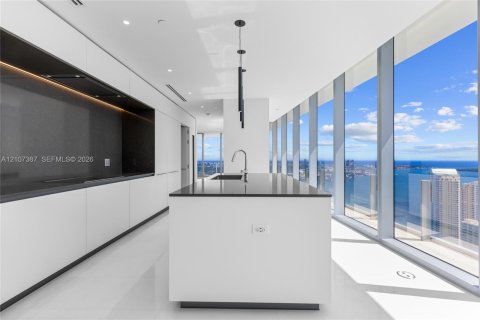 Condominio en venta en Miami, Florida, 4 dormitorios, 313.55 m2 № 2422838 - foto 15