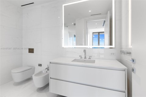 Condominio en venta en Miami, Florida, 4 dormitorios, 313.55 m2 № 2422838 - foto 26