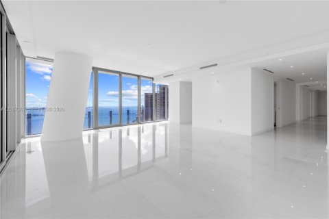 Condominio en venta en Miami, Florida, 4 dormitorios, 313.55 m2 № 2422838 - foto 8