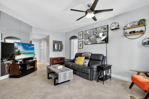 Condominio en venta en Palm Beach Gardens, Florida, 2 dormitorios, 124.95 m2 № 2081867 - foto 6