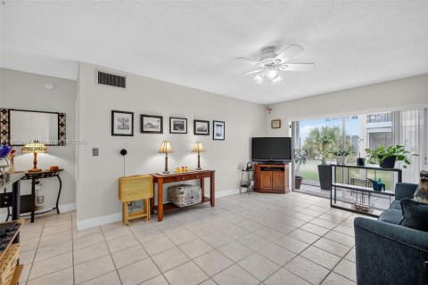 Condo in Fort Lauderdale, Florida, 1 bedroom  № 1925213 - photo 8