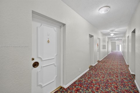 Condo in Fort Lauderdale, Florida, 1 bedroom  № 1925213 - photo 4