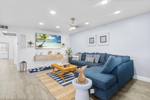 Купить кондоминиум в Делрей-Бич, Флорида 5 комнат, 81.75м2, № 2246189 - фото 3