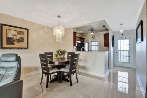 Купить кондоминиум в Лодердейл-Лейкс, Флорида 2 спальни, 87.7м2, № 1966195 - фото 27