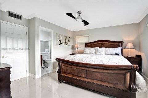 Купить кондоминиум в Лодердейл-Лейкс, Флорида 2 спальни, 87.7м2, № 1966195 - фото 16