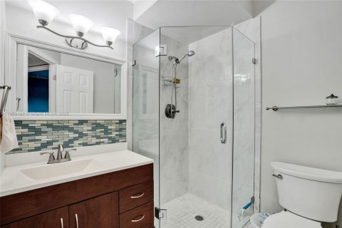 Купить кондоминиум в Лодердейл-Лейкс, Флорида 2 спальни, 87.7м2, № 1966195 - фото 17