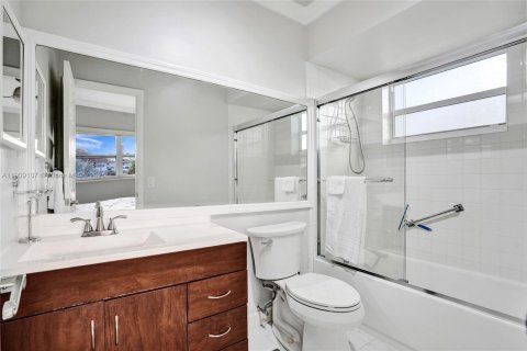 Купить кондоминиум в Лодердейл-Лейкс, Флорида 2 спальни, 87.7м2, № 1966195 - фото 12