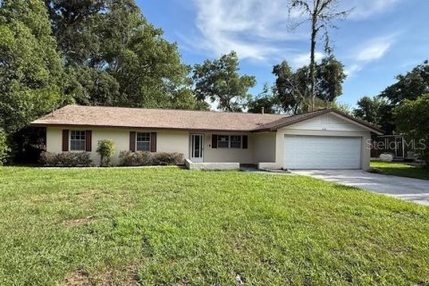 House in Ocala, Florida 3 bedrooms, 145.67 sq.m. № 1801621 - photo 1