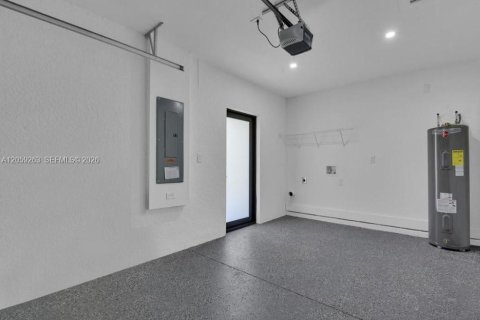 Снять в аренду виллу или дом в Лихай-Эйкерс, Флорида 3 спальни, 111.48м2, № 2264264 - фото 24