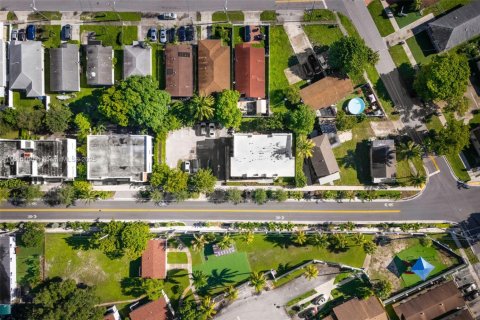 Commercial property in Hallandale Beach, Florida 522.58 sq.m. № 1938642 - photo 19