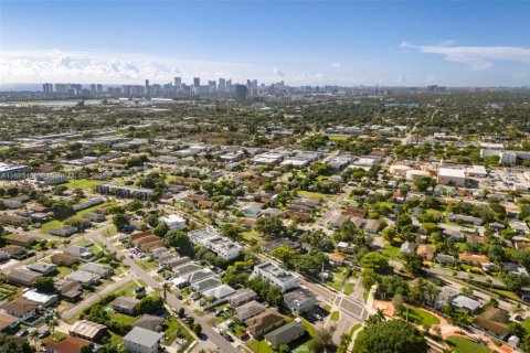 Commercial property in Hallandale Beach, Florida 522.58 sq.m. № 1938642 - photo 20