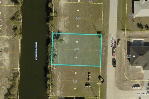 Terrain à Cape Coral, Floride № 2103947