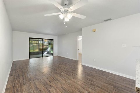 Touwnhouse à vendre à Eustis, Floride: 2 chambres, 94.48 m2 № 1734548 - photo 7