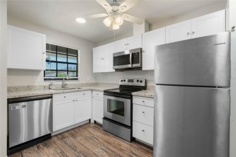 Touwnhouse à vendre à Eustis, Floride: 2 chambres, 94.48 m2 № 1734548 - photo 14