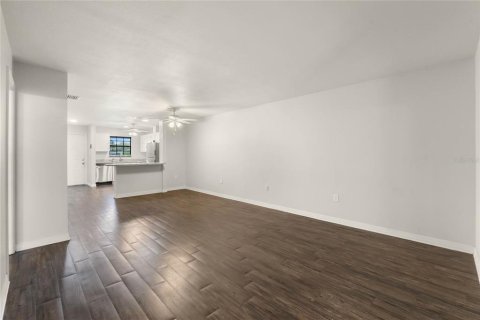 Touwnhouse à vendre à Eustis, Floride: 2 chambres, 94.48 m2 № 1734548 - photo 9