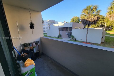 Copropriété à vendre à Miami, Floride: 2 chambres, 76.83 m2 № 2003946 - photo 28