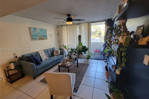 Copropriété à vendre à Miami, Floride: 2 chambres, 76.83 m2 № 2003946 - photo 8