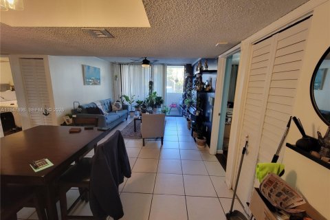 Copropriété à vendre à Miami, Floride: 2 chambres, 76.83 m2 № 2003946 - photo 4