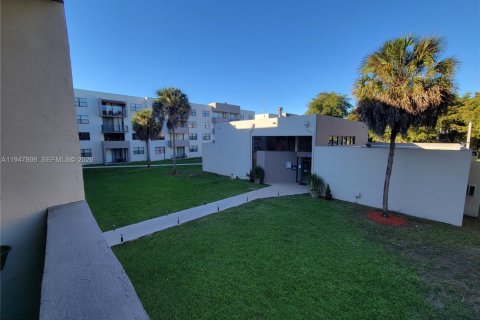 Copropriété à vendre à Miami, Floride: 2 chambres, 76.83 m2 № 2003946 - photo 30