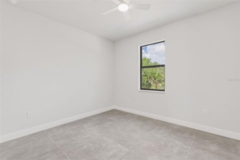 House in North Port, Florida 4 bedrooms, 153.29 sq.m. № 2112736 - photo 22