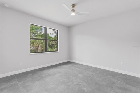 House in North Port, Florida 4 bedrooms, 153.29 sq.m. № 2112736 - photo 14