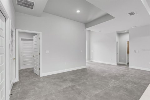 House in North Port, Florida 4 bedrooms, 153.29 sq.m. № 2112736 - photo 13
