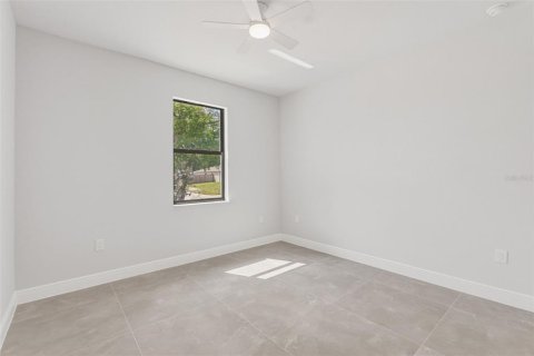 House in North Port, Florida 4 bedrooms, 153.29 sq.m. № 2112736 - photo 19