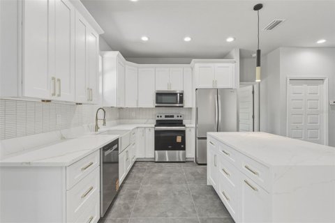 House in North Port, Florida 4 bedrooms, 153.29 sq.m. № 2112736 - photo 9