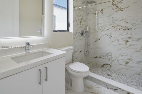 Adosado en alquiler en Fort Lauderdale, Florida, 4 dormitorios, 244.61 m2 № 1772595 - foto 17