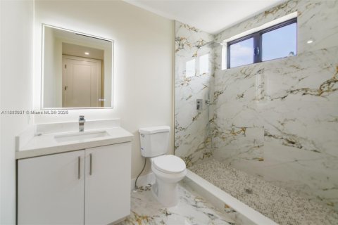 Adosado en alquiler en Fort Lauderdale, Florida, 4 dormitorios, 244.61 m2 № 1772595 - foto 21