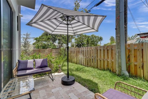 Adosado en alquiler en Fort Lauderdale, Florida, 4 dormitorios, 244.61 m2 № 1772595 - foto 26