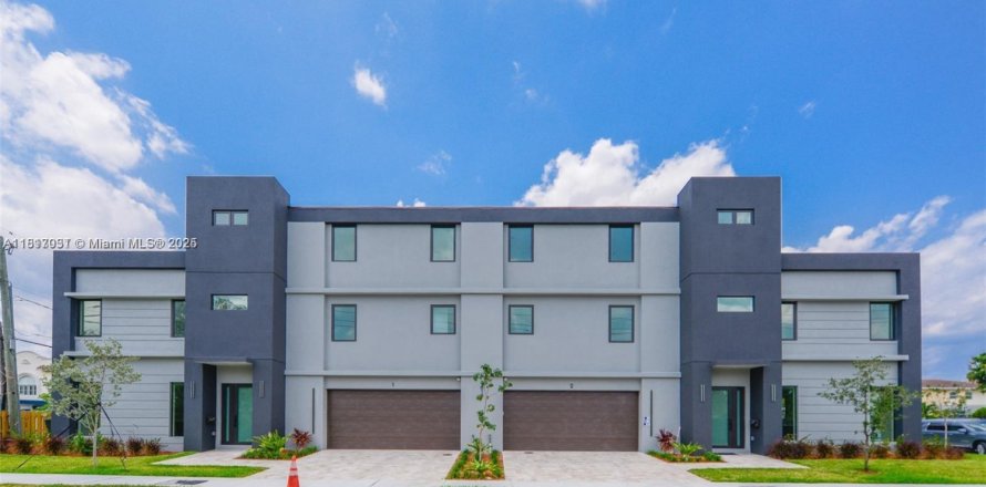 Adosado en Fort Lauderdale, Florida 4 dormitorios, 244.61 m2 № 1772595