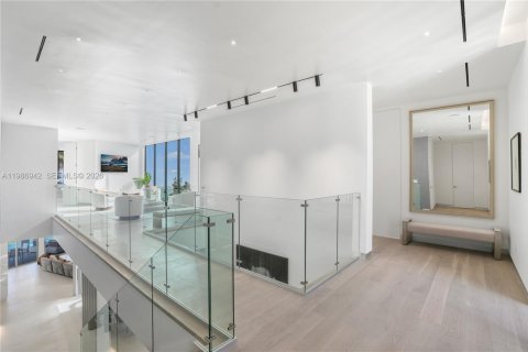 Villa ou maison à vendre à Hallandale Beach, Floride: 8 chambres, 728.35 m2 № 2048880 - photo 28