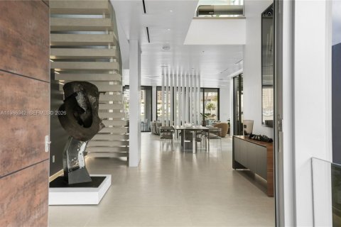 Villa ou maison à vendre à Hallandale Beach, Floride: 8 chambres, 728.35 m2 № 2048880 - photo 11