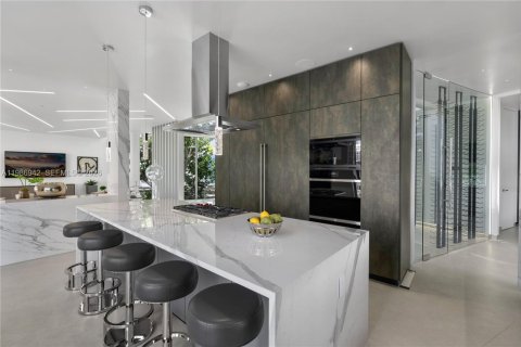 Villa ou maison à vendre à Hallandale Beach, Floride: 8 chambres, 728.35 m2 № 2048880 - photo 22