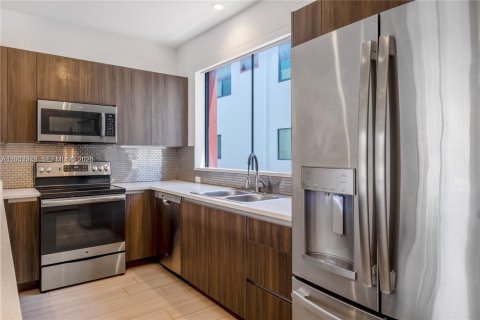 Condo in Fort Lauderdale, Florida, 2 bedrooms № 2176380 - photo 7