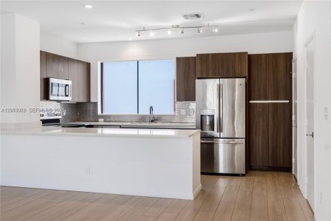 Condo in Fort Lauderdale, Florida, 2 bedrooms № 2176380 - photo 6