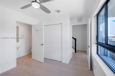 Condo in Fort Lauderdale, Florida, 2 bedrooms № 2176380 - photo 23