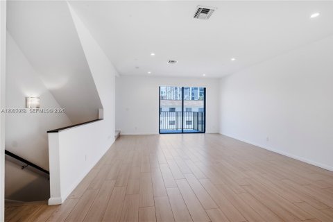 Condo in Fort Lauderdale, Florida, 2 bedrooms № 2176380 - photo 3