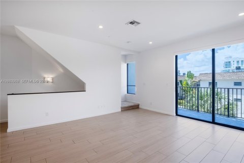 Condo in Fort Lauderdale, Florida, 2 bedrooms № 2176380 - photo 11