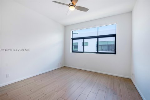 Condo in Fort Lauderdale, Florida, 2 bedrooms № 2176380 - photo 13