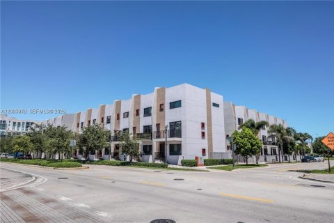 Condo in Fort Lauderdale, Florida, 2 bedrooms № 2176380