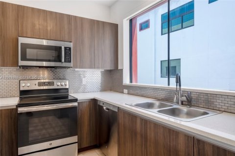 Condo in Fort Lauderdale, Florida, 2 bedrooms № 2176380 - photo 8