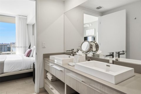 Condominio en venta en Hollywood, Florida, 2 dormitorios, 98.48 m2 № 2020855 - foto 14