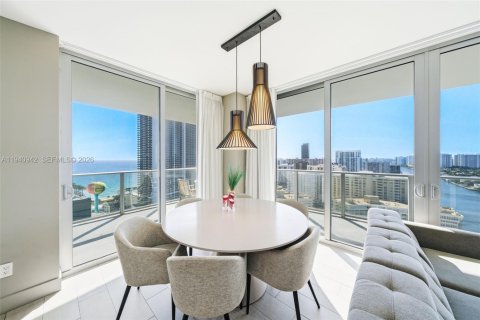 Condominio en venta en Hollywood, Florida, 2 dormitorios, 98.48 m2 № 2020855 - foto 3