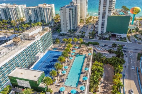 Condominio en venta en Hollywood, Florida, 2 dormitorios, 98.48 m2 № 2020855 - foto 30