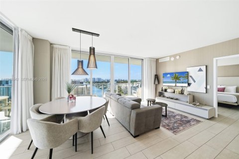 Condominio en venta en Hollywood, Florida, 2 dormitorios, 98.48 m2 № 2020855 - foto 2