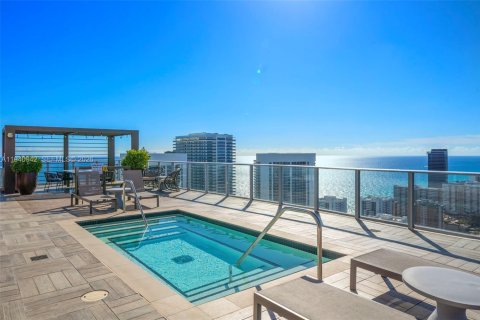 Condominio en venta en Hollywood, Florida, 2 dormitorios, 98.48 m2 № 2020855 - foto 20