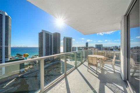 Condominio en venta en Hollywood, Florida, 2 dormitorios, 98.48 m2 № 2020855 - foto 4