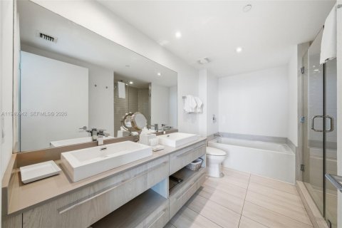 Condominio en venta en Hollywood, Florida, 2 dormitorios, 98.48 m2 № 2020855 - foto 12